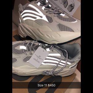 Adidas yeezy 700 static